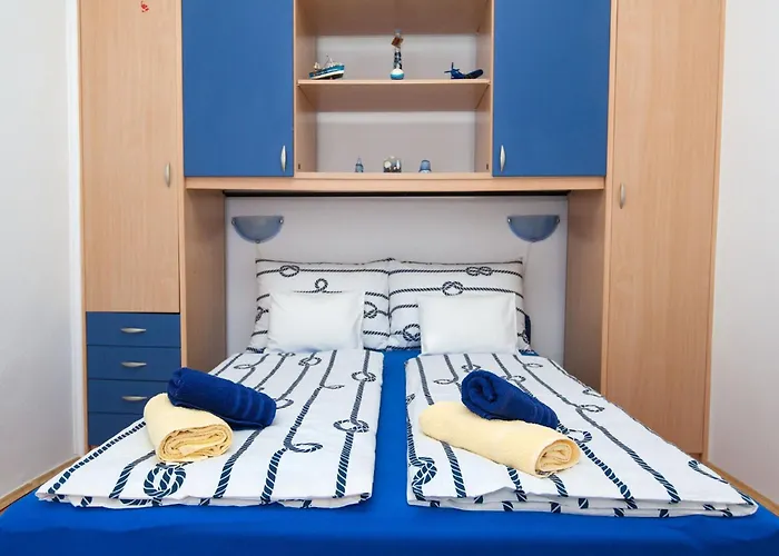 Cozy Coastal Stay, *