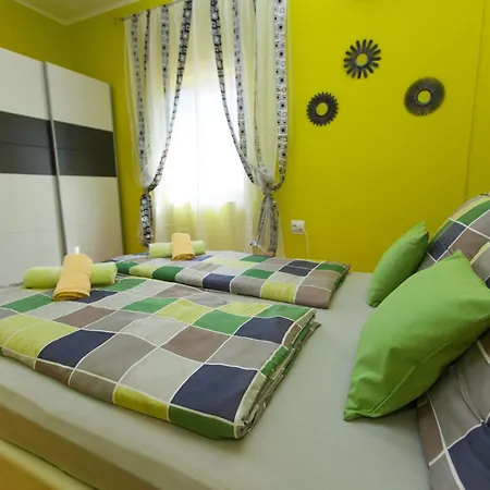 House With Covered Terrace And Garden Crikvenica