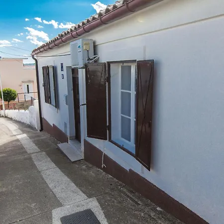 House With Covered Terrace And Garden Holiday home Crikvenica
