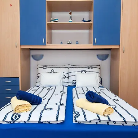 Cozy Coastal Stay, *