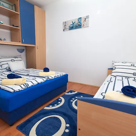 House With Covered Terrace And Garden Crikvenica